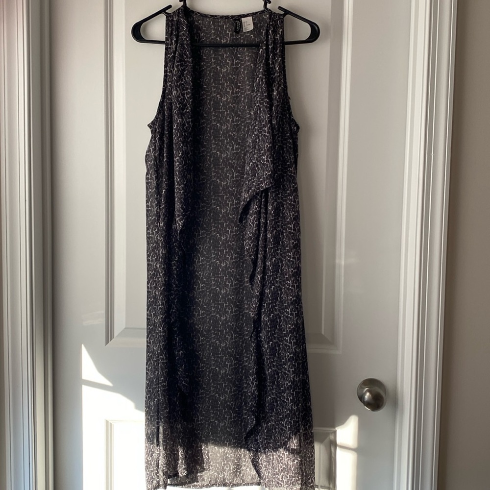 Sheer vest/cover-up